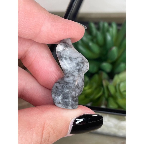 Mini Goddess body carving / sculpture crystal - Picture 3 of 10
